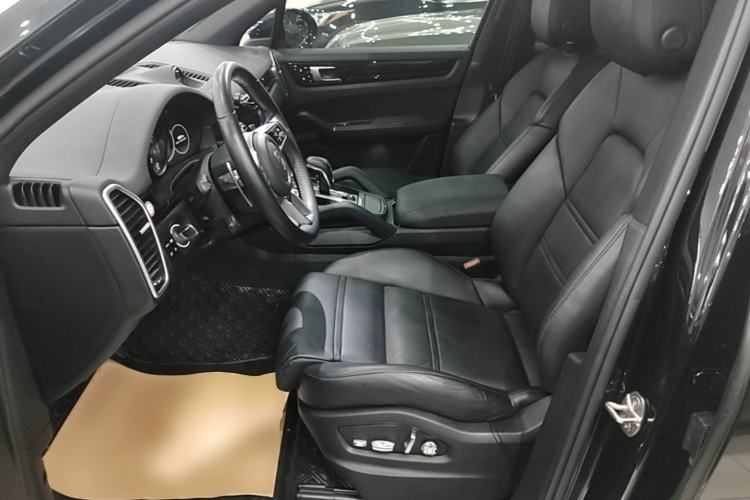 Used Porsche Cayenne E-Hybrid 2021 Cayenne E-Hybrid 2.0T Left Front Seat