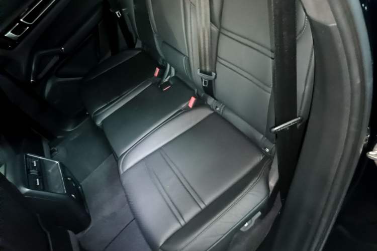 Used Porsche Cayenne E-Hybrid 2021 Cayenne E-Hybrid 2.0T Left Rear Seat