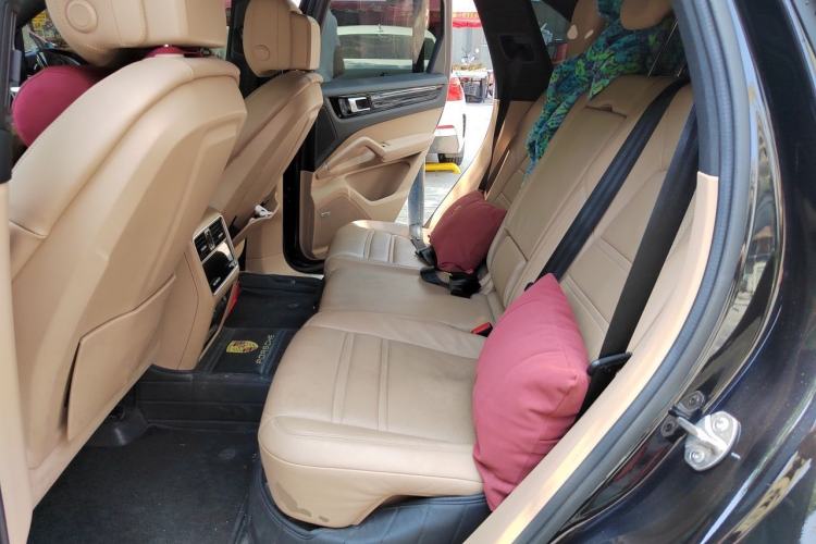 Used Porsche Cayenne E-Hybrid 2021 Cayenne E-Hybrid 2.0T Left Rear Seat