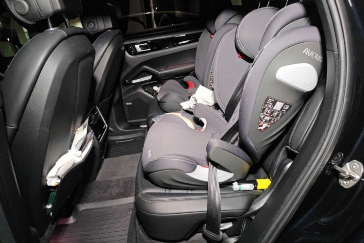 Used Porsche Cayenne E-Hybrid  Left Rear Seat