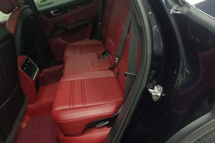 Used Porsche Cayenne E-Hybrid 2021 Cayenne E-Hybrid 2.0T Left Rear Seat