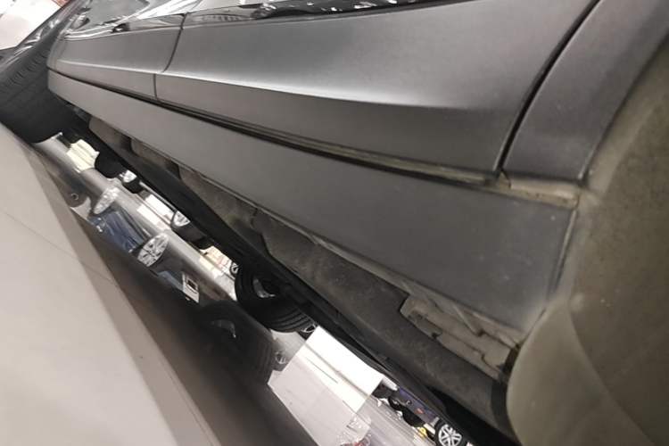 Used Porsche Cayenne E-Hybrid 2021 Cayenne E-Hybrid 2.0T Left Side Sill