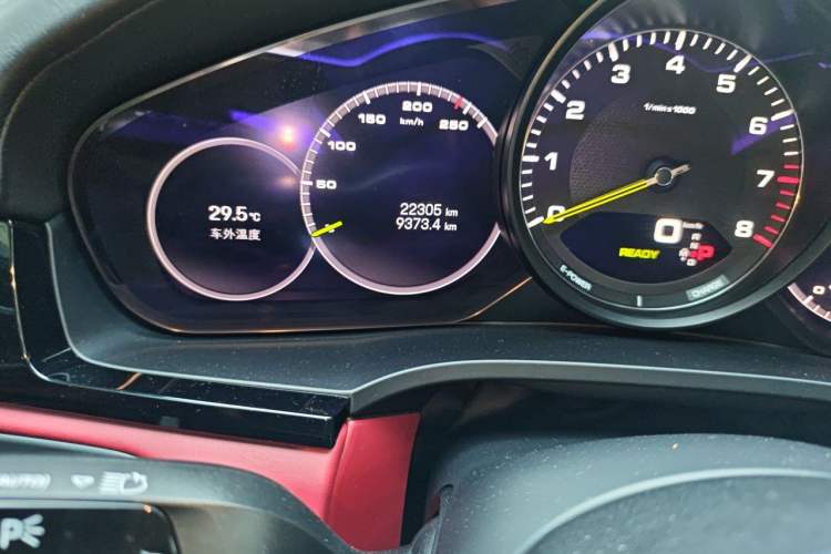 Used Porsche Cayenne E-Hybrid 2021 Cayenne E-Hybrid Coupé 2.0T Odometer Close Up