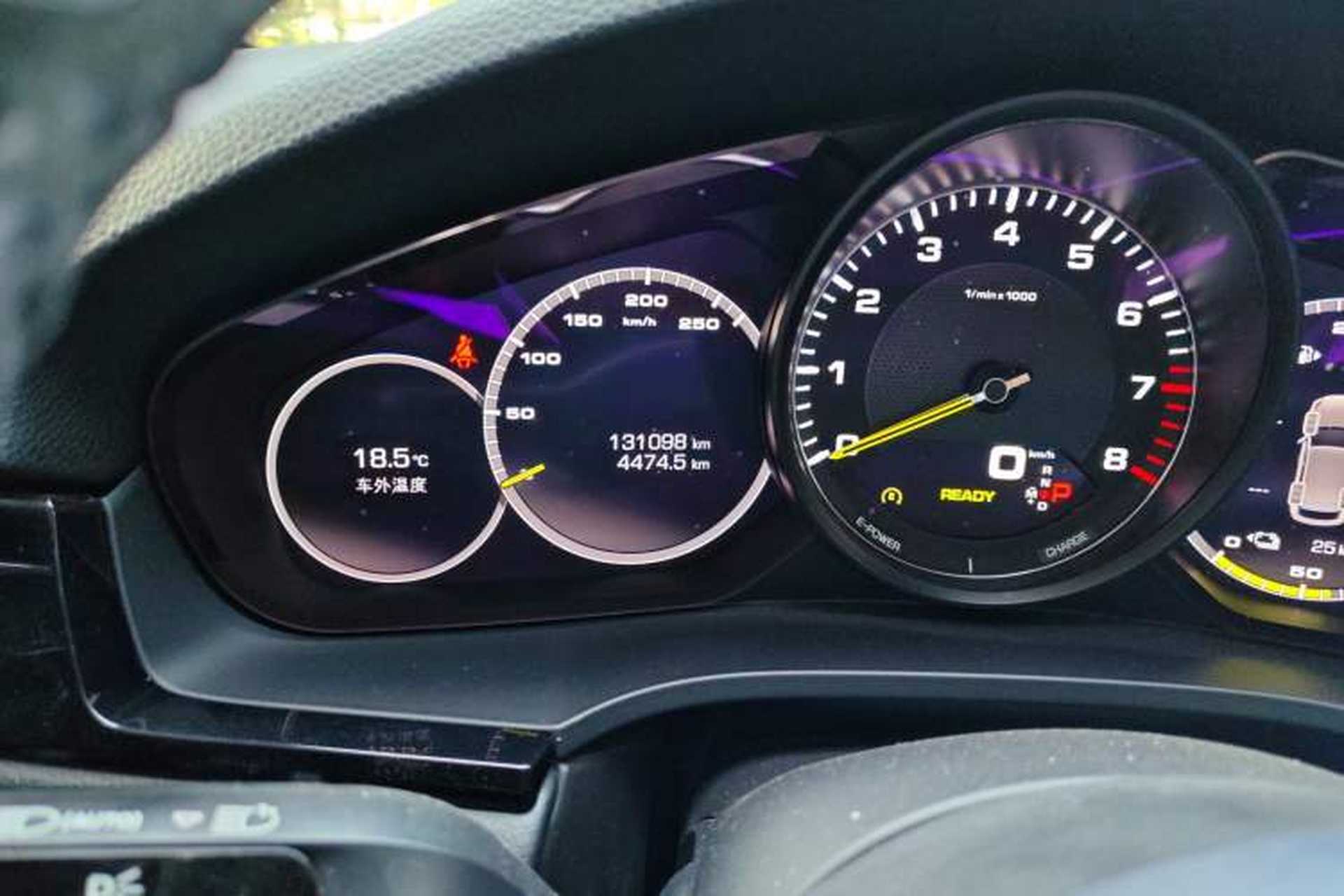 Used Porsche Cayenne E-Hybrid 2021 Cayenne E-Hybrid 2.0T Odometer Close Up