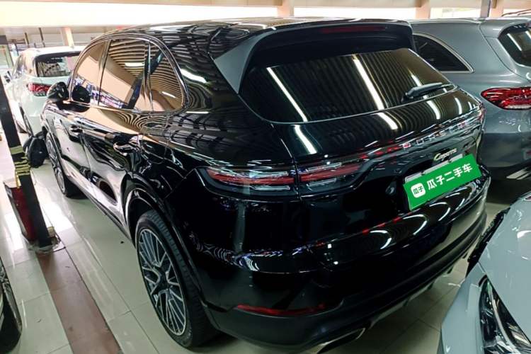 Used Porsche Cayenne E-Hybrid 2021 Cayenne E-Hybrid 2.0T Rear Left 45 Deg