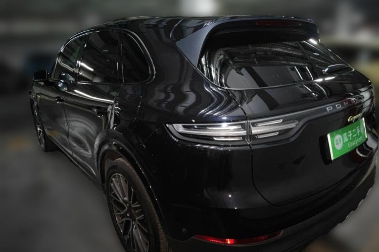 Used Porsche Cayenne E-Hybrid  Rear Left 45 Deg