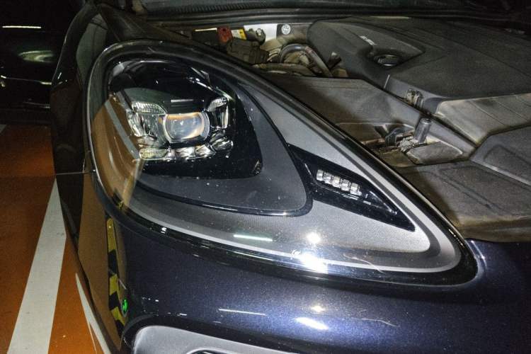 Used Porsche Cayenne E-Hybrid 2021 Cayenne E-Hybrid 2.0T Right Front Headlight
