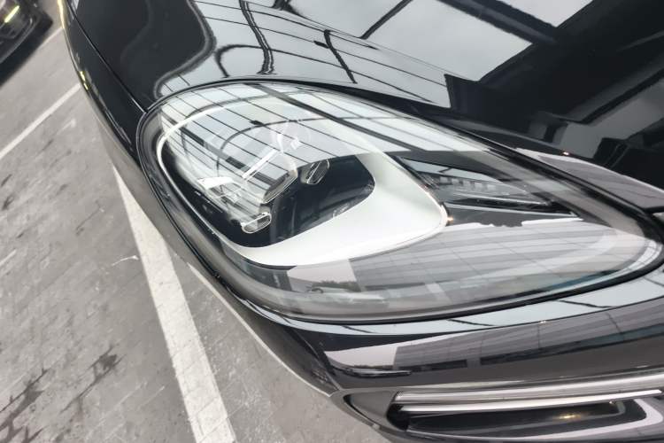 Used Porsche Cayenne E-Hybrid 2021 Cayenne E-Hybrid 2.0T Right Front Headlight