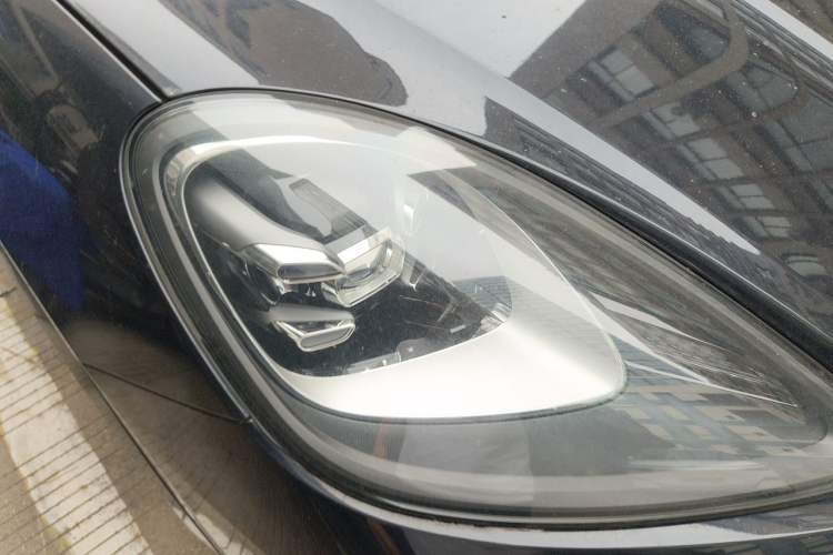 Used Porsche Cayenne E-Hybrid 2021 Cayenne E-Hybrid 2.0T Right Front Headlight