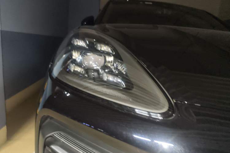 Used Porsche Cayenne E-Hybrid 2021 Cayenne E-Hybrid 2.0T Right Front Headlight
