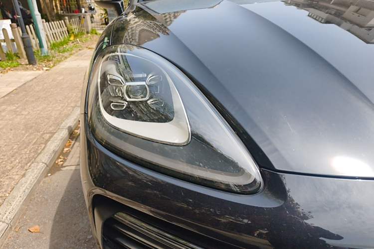 Used Porsche Cayenne E-Hybrid 2021 Cayenne E-Hybrid 2.0T Right Front Headlight