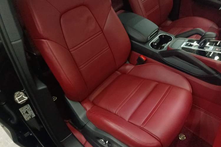 Used Porsche Cayenne E-Hybrid 2021 Cayenne E-Hybrid 2.0T Right Front Seat