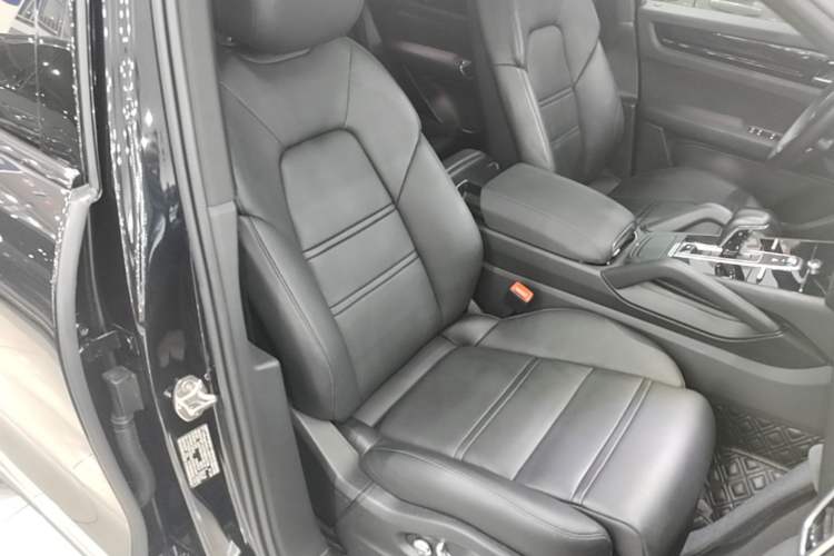 Used Porsche Cayenne E-Hybrid 2021 Cayenne E-Hybrid 2.0T Right Front Seat