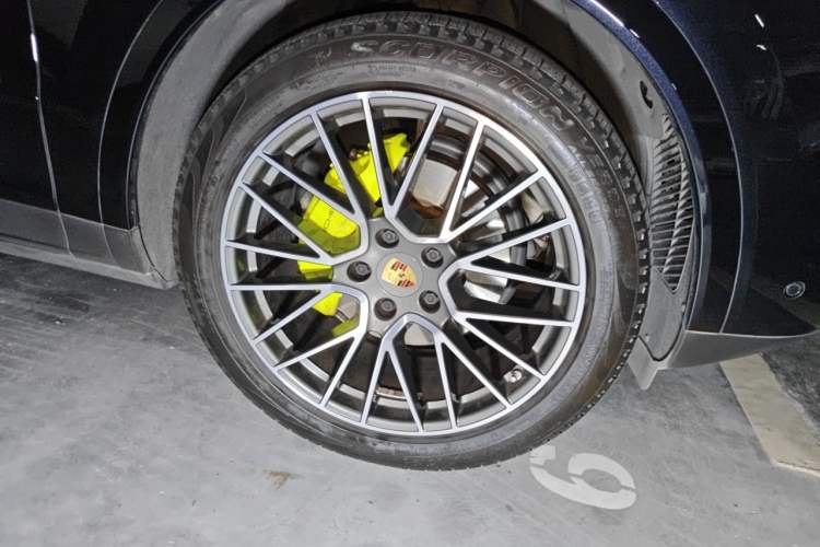 Used Porsche Cayenne E-Hybrid  Right Front Wheel Hub