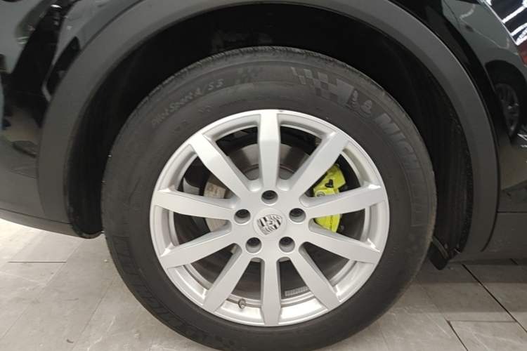 Used Porsche Cayenne E-Hybrid 2021 Cayenne E-Hybrid 2.0T Right Rear Wheel Hub