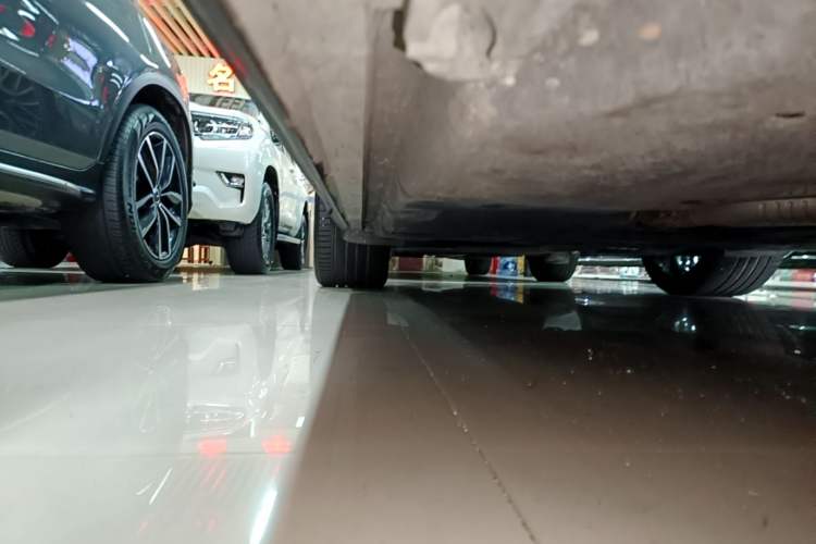 Used Porsche Cayenne E-Hybrid 2021 Cayenne E-Hybrid 2.0T Right Side Sill