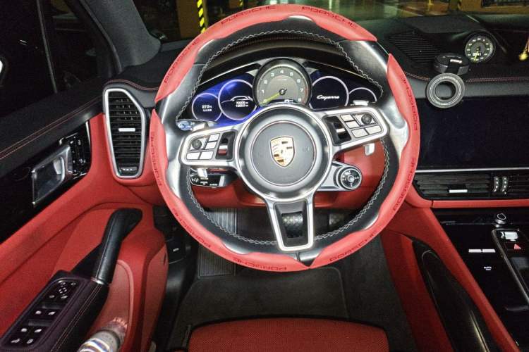 Used Porsche Cayenne E-Hybrid 2021 Cayenne E-Hybrid 2.0T Steering Wheel