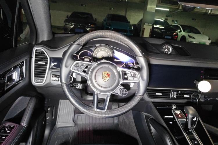 Used Porsche Cayenne E-Hybrid  Steering Wheel