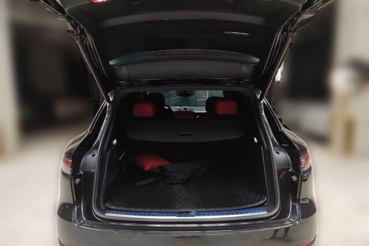 Used Porsche Cayenne E-Hybrid 2021 Cayenne E-Hybrid 2.0T Trunk