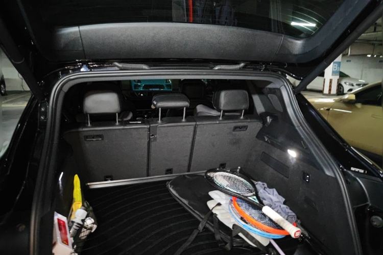 Used Porsche Cayenne E-Hybrid  Trunk