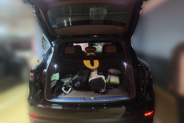 Used Porsche Cayenne E-Hybrid 2021 Cayenne E-Hybrid 2.0T Trunk