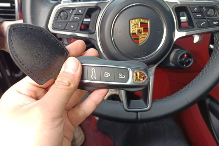 Used Porsche Cayenne E-Hybrid 2021 Cayenne E-Hybrid 2.0T Vehicle Key