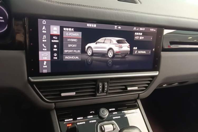 Used Porsche Cayenne E-Hybrid 2021 Cayenne E-Hybrid 2.0T Audio And AC Panel