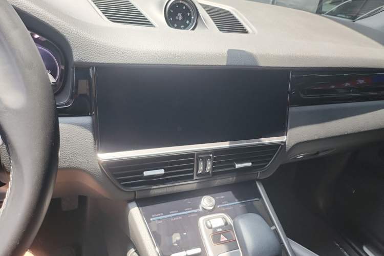 Used Porsche Cayenne E-Hybrid 2021 Cayenne E-Hybrid 2.0T Audio And AC Panel