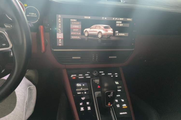 Used Porsche Cayenne E-Hybrid 2021 Cayenne E-Hybrid 2.0T Audio And AC Panel