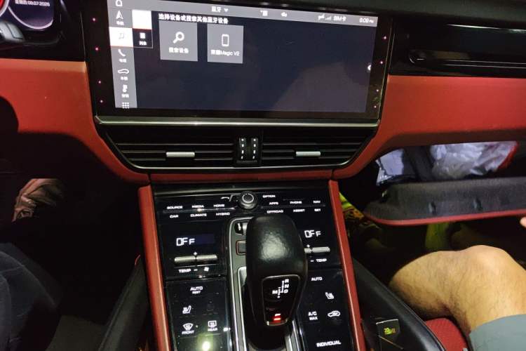 Used Porsche Cayenne E-Hybrid 2021 Cayenne E-Hybrid 2.0T Audio And AC Panel