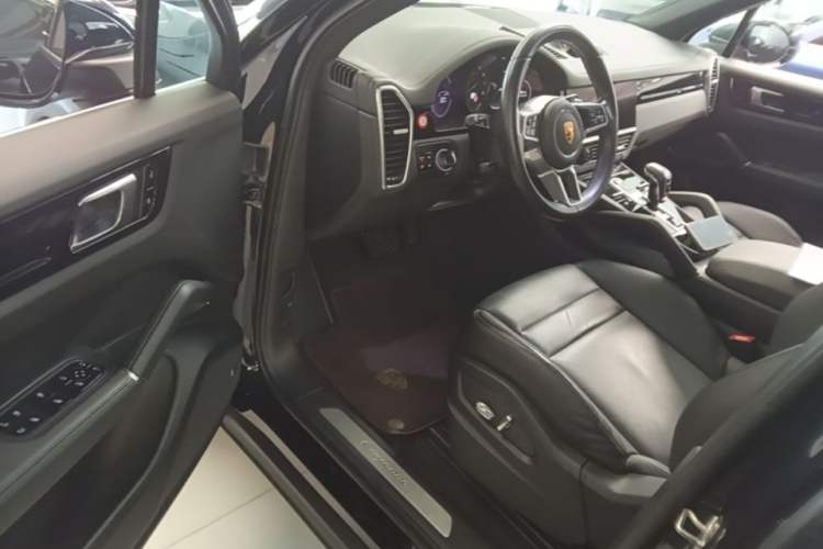 Used Porsche Cayenne E-Hybrid 2021 Cayenne E-Hybrid 2.0T Driver Seat