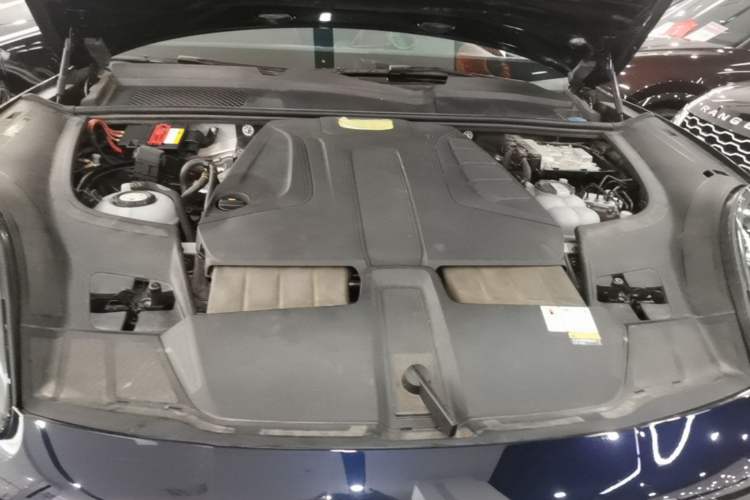 Used Porsche Cayenne E-Hybrid 2021 Cayenne E-Hybrid 2.0T Engine Bay