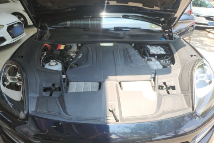 Used Porsche Cayenne E-Hybrid 2021 Cayenne E-Hybrid 2.0T Engine Bay