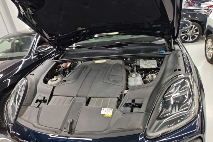 Used Porsche Cayenne E-Hybrid 2021 Cayenne E-Hybrid 2.0T Engine Bay