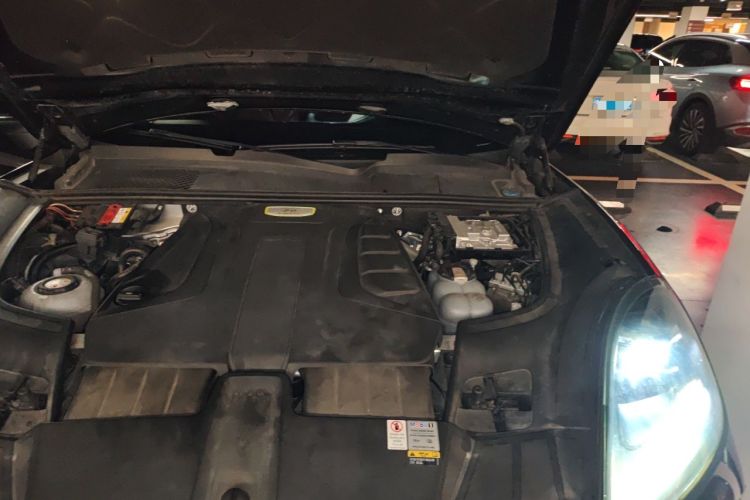 Used Porsche Cayenne E-Hybrid 2021 Cayenne E-Hybrid 2.0T Engine Bay Left