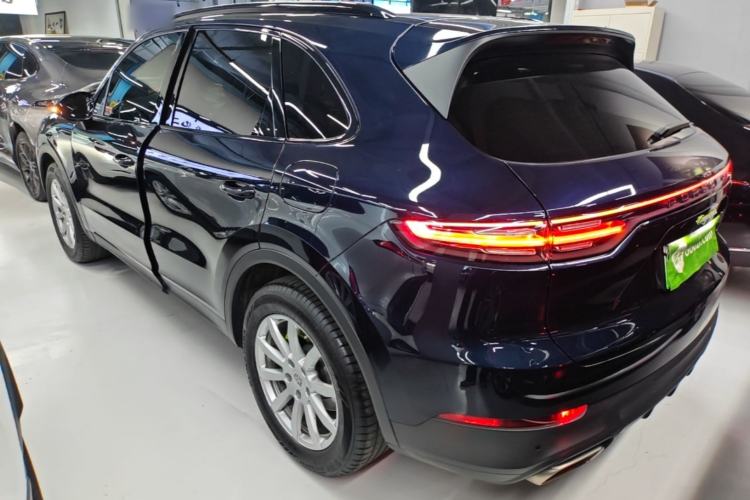 Used Porsche Cayenne E-Hybrid 2021 Cayenne E-Hybrid 2.0T Exterior 2