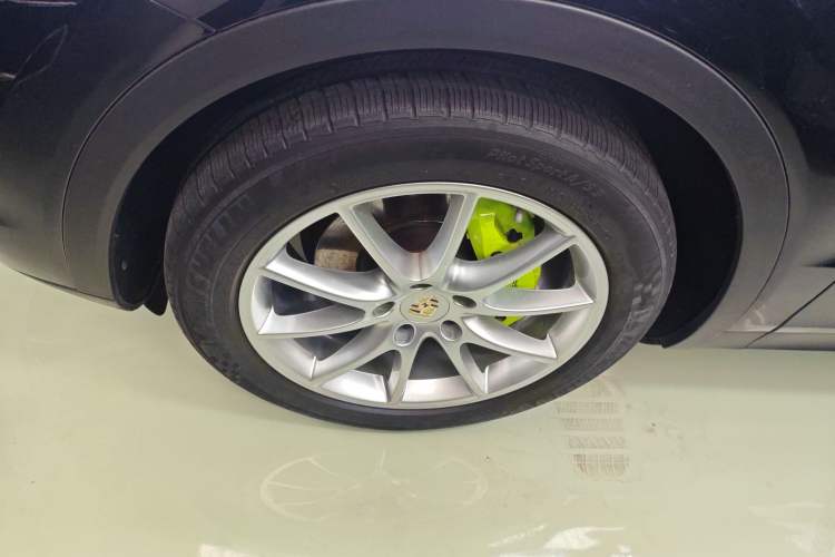 Used Porsche Cayenne E-Hybrid 2021 Cayenne E-Hybrid 2.0T Exterior 4