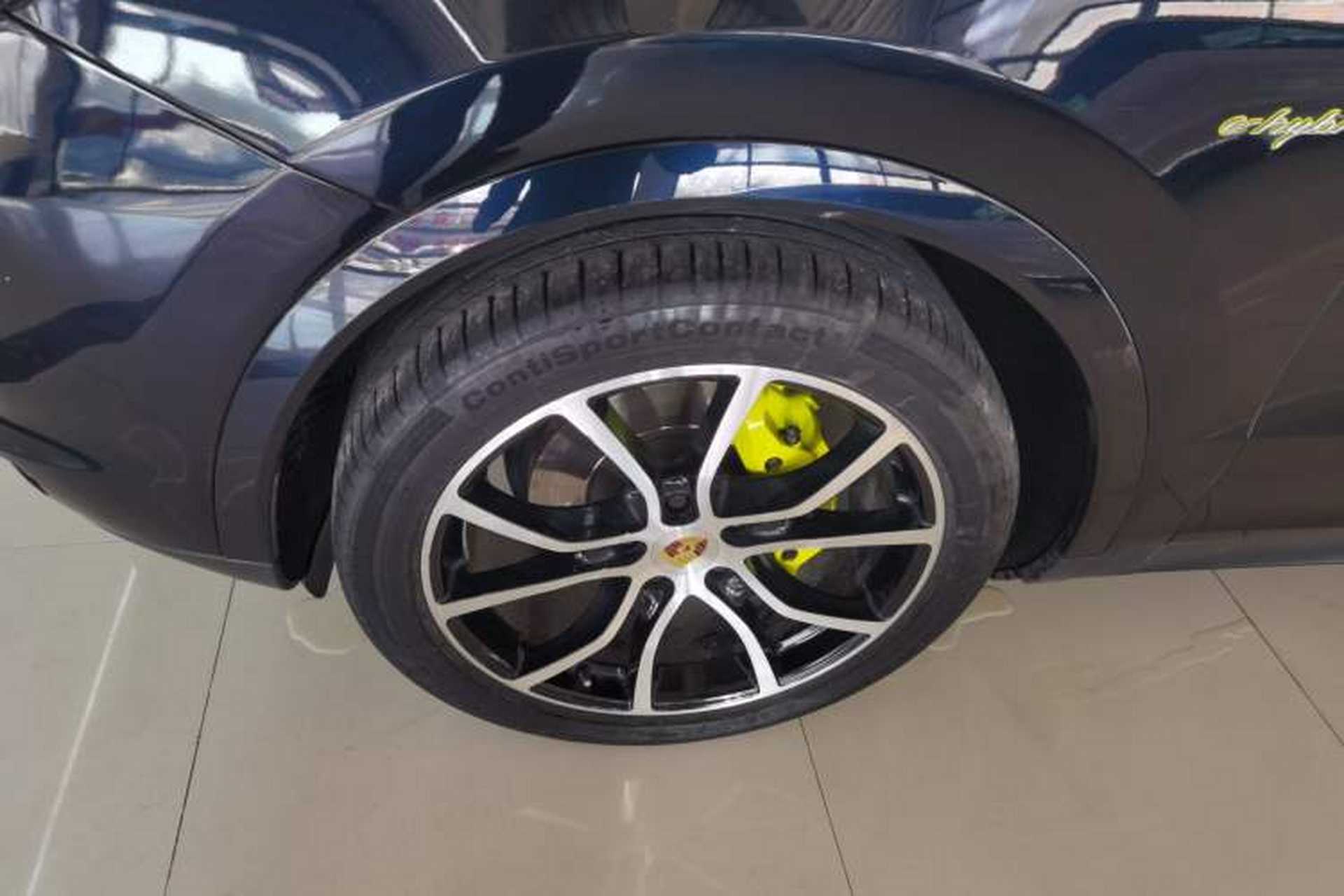 Used Porsche Cayenne E-Hybrid 2021 Cayenne E-Hybrid 2.0T Exterior 4