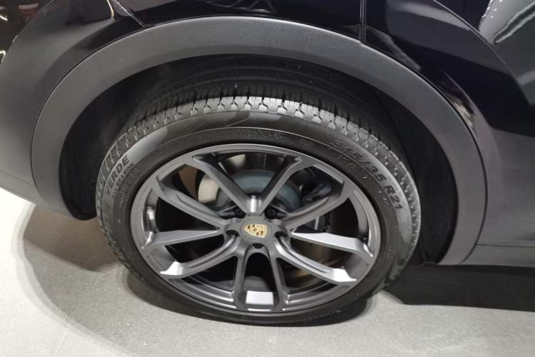 Used Porsche Cayenne E-Hybrid 2021 Cayenne E-Hybrid 2.0T Exterior 5