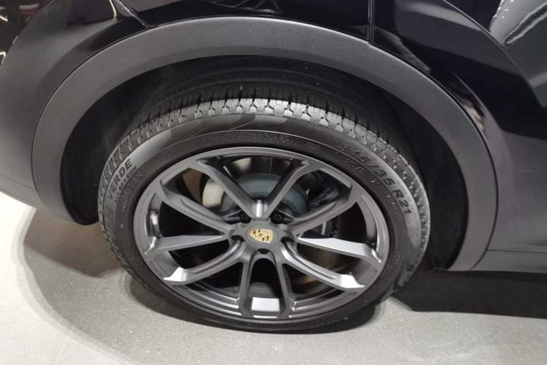 Used Porsche Cayenne E-Hybrid 2021 Cayenne E-Hybrid 2.0T Exterior 5