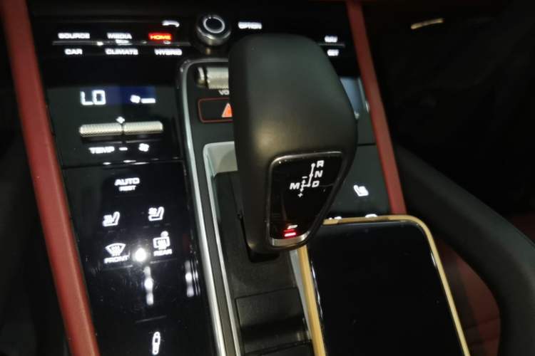 Used Porsche Cayenne E-Hybrid 2021 Cayenne E-Hybrid 2.0T Gear Lever