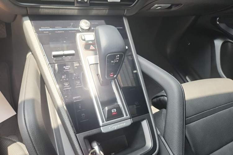 Used Porsche Cayenne E-Hybrid 2021 Cayenne E-Hybrid 2.0T Gear Lever