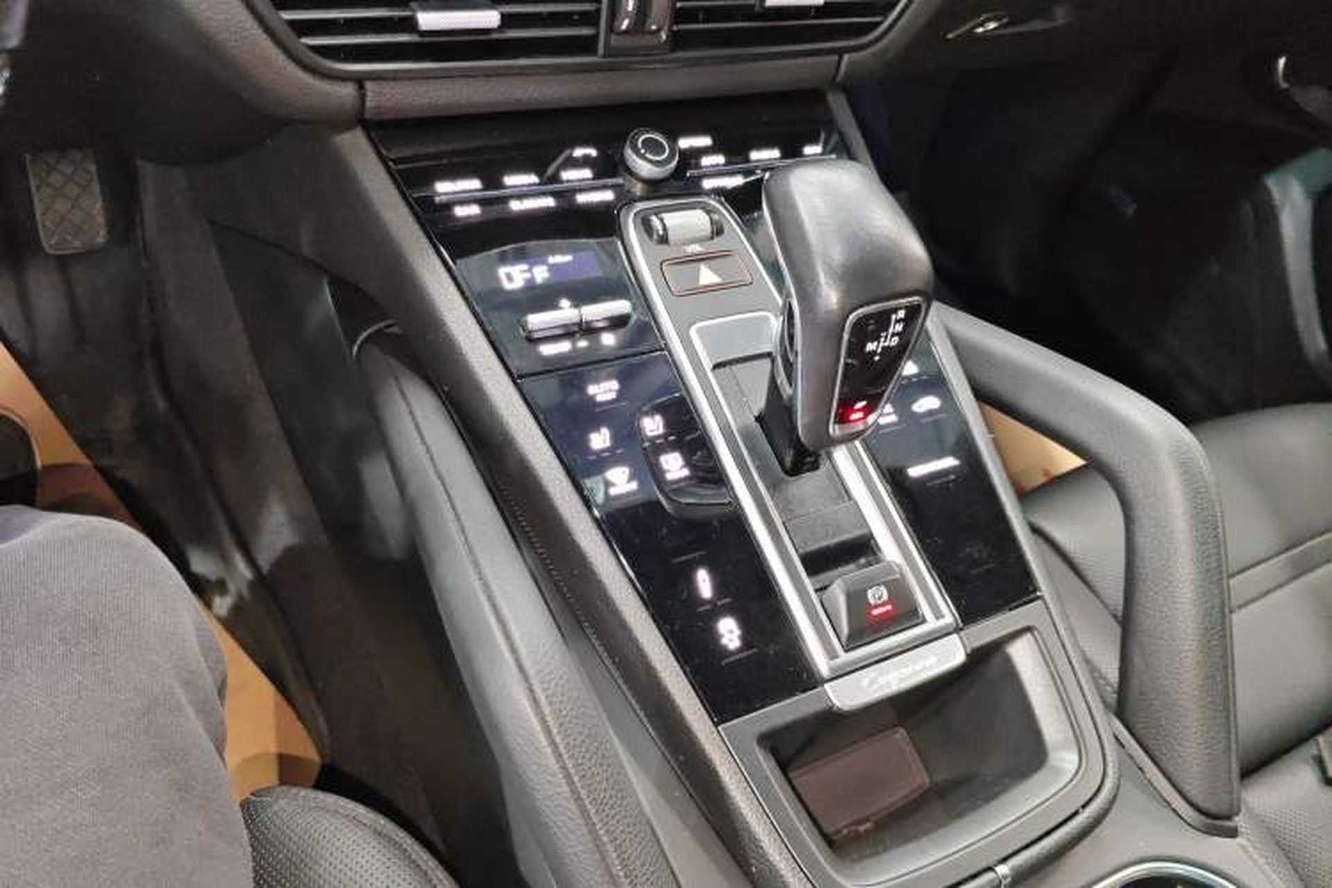 Used Porsche Cayenne E-Hybrid 2021 Cayenne E-Hybrid 2.0T Gear Lever