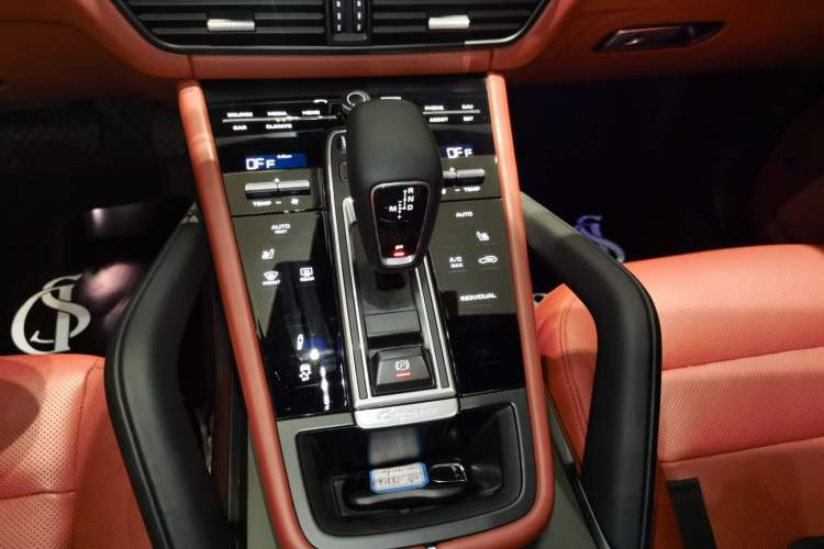 Used Porsche Cayenne E-Hybrid 2021 Cayenne E-Hybrid 2.0T Gear Lever