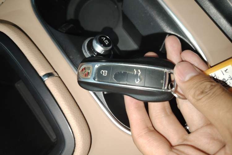 Used Porsche Cayenne E-Hybrid 2021 Cayenne E-Hybrid 2.0T Interior 1