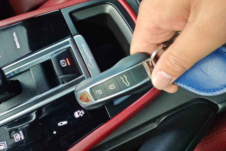 Used Porsche Cayenne E-Hybrid 2021 Cayenne E-Hybrid 2.0T Interior 1