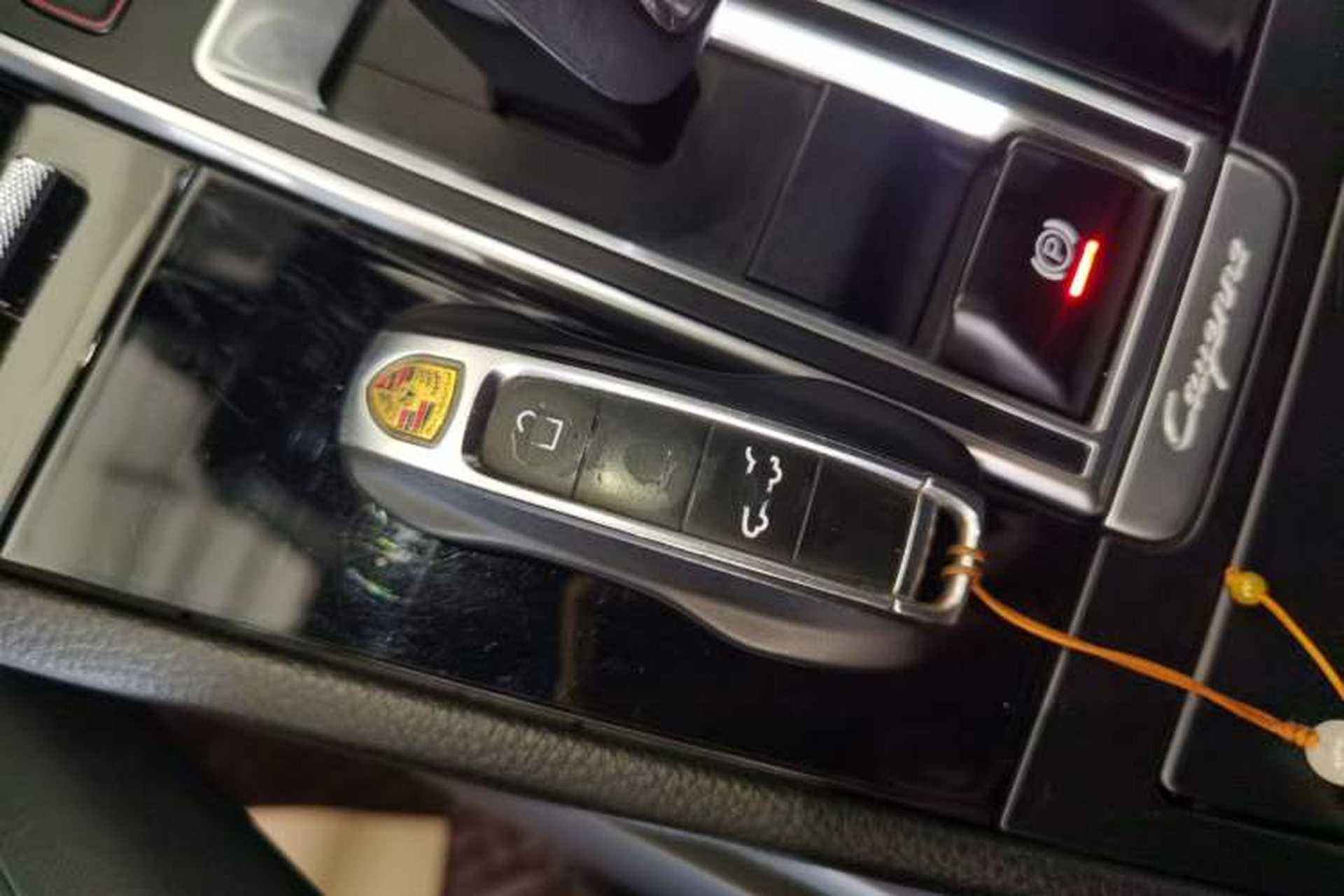 Used Porsche Cayenne E-Hybrid 2021 Cayenne E-Hybrid 2.0T Interior 1