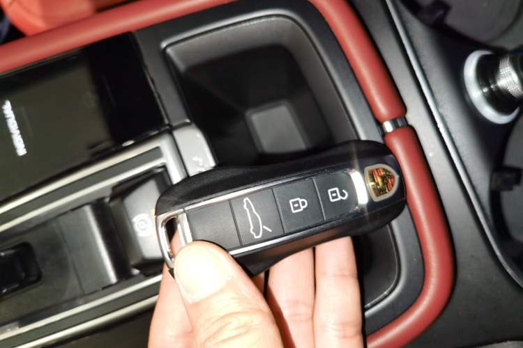 Used Porsche Cayenne E-Hybrid 2021 Cayenne E-Hybrid 2.0T Interior 1