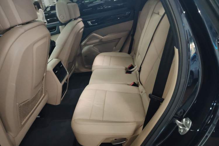 Used Porsche Cayenne E-Hybrid 2021 Cayenne E-Hybrid 2.0T Interior 4
