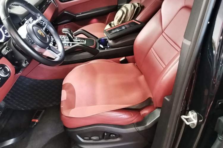 Used Porsche Cayenne E-Hybrid 2021 Cayenne E-Hybrid 2.0T Left Front Seat